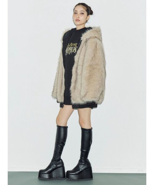 EVRIS（エヴリス）の「リバーシブルオーバーサイズフードブルゾン（ブルゾン・レディース・ブラック/ホワイト・FREE）」の17枚目の写真