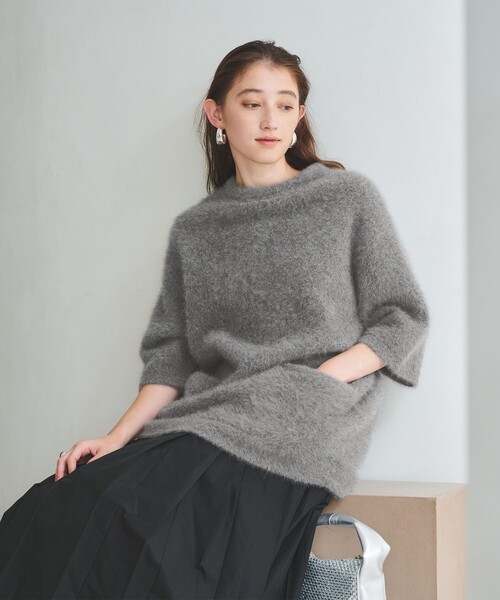 UNITED ARROWS（ユナイテッドアローズ）の「フォックスカシミヤ オーバーミドル プルオーバー（ニット/セーター・レディース・ライム/ブラック/グレー・FREE）」の8枚目の写真