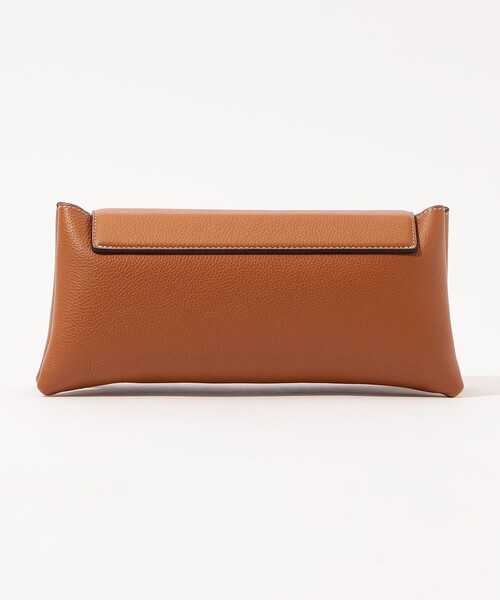 TOMORROWLAND （トゥモローランド）の「REE PROJECTS ELIEZE CLUTCH バッグ（クラッチバッグ・レディース・キャメル・FREE）」の4枚目の写真