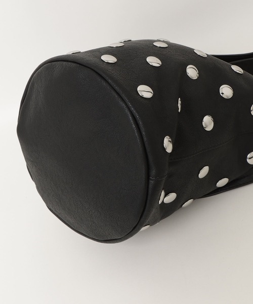 Lutim by u（ルチバイユー）の「Metal dot 2way bucket bag / メタルドット2wayバケットバッグ（ハンドバッグ・レディース・ブラック/キャメル・FREE）」の22枚目の写真