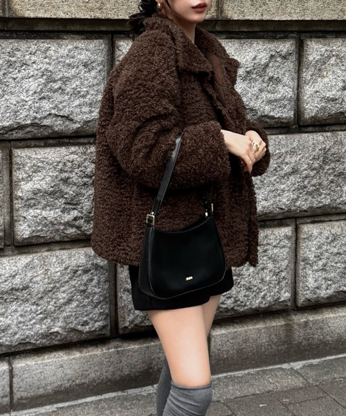 JUNOAH(ジュノア)の「2wayカラープードルファーコート(ステンカラーコート・レディース・ブラウン/ブラック/チャコール・SMALL/LARGE/MEDIUM)」の6枚目の写真