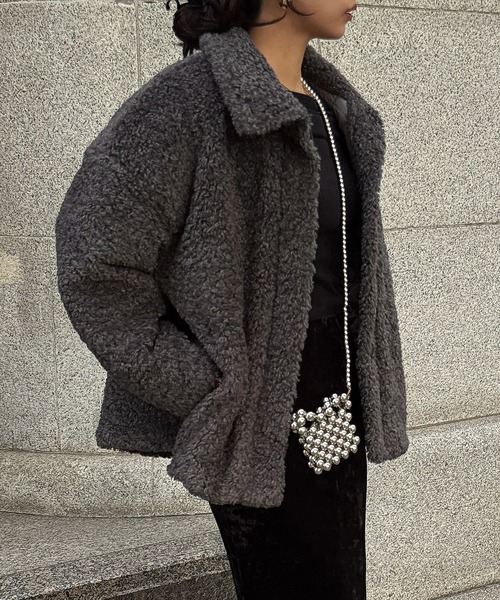 JUNOAH(ジュノア)の「2wayカラープードルファーコート(ステンカラーコート・レディース・ブラウン/ブラック/チャコール・SMALL/LARGE/MEDIUM)」の13枚目の写真