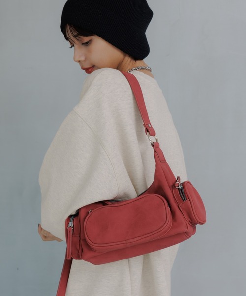 PAGEBOY(ページボーイ)の「ヴィンテージアウトポケットBAG(ショルダーバッグ・レディース・レッド/ブラウン系その他/ブラック・FREE)」の1枚目の写真