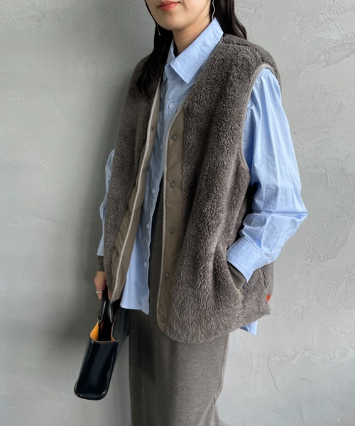 UNIVERSAL OVERALL（ユニバーサルオーバーオール）の「[UNIVERSAL OVERALL/ユニバーサルオーバーオール] 別注 リバーシブルボアベスト（ベスト・レディース・チャコールグレー/ブラック・M/L/XL）」の5枚目の写真