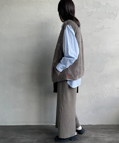 UNIVERSAL OVERALL（ユニバーサルオーバーオール）の「[UNIVERSAL OVERALL/ユニバーサルオーバーオール] 別注 リバーシブルボアベスト（ベスト・レディース・チャコールグレー/ブラック・M/L/XL）」の9枚目の写真