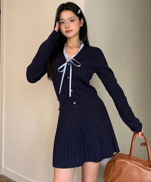Mejoul(メジュール)の「【セットアップ】レースリボンケーブルニットトップス×プリーツニットスカート(セットアップ・レディース・アイボリー/ネイビー・F)」の17枚目の写真