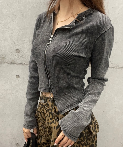 ROGER AND RAW(ロジャーアンドロウ)の「アシメジップリブ長袖トップス(Tシャツ/カットソー・レディース・ホワイト/ブラウン/スミクロ・FREE)」の18枚目の写真