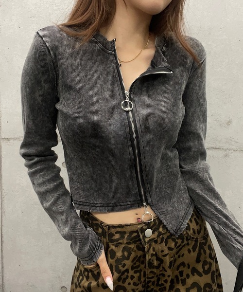ROGER AND RAW(ロジャーアンドロウ)の「アシメジップリブ長袖トップス(Tシャツ/カットソー・レディース・ホワイト/ブラウン/スミクロ・FREE)」の4枚目の写真