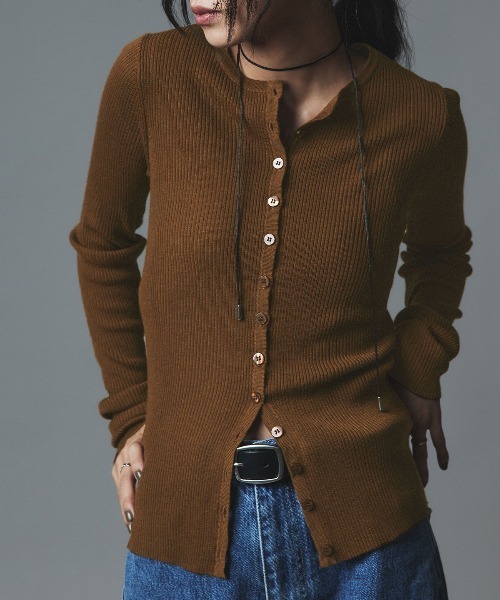 W:Huku(フーク)の「【W:Huku / ウールミックス ライトニット】ロングスリーブ カーディガン / Wool Blend Lightweight Knit Cardigan(ニット/セーター・レディース・ブラック/チャコール/ライトグレー/ブラウン・FREE)」の4枚目の写真