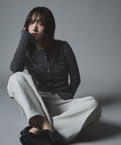 W:Huku(フーク)の「【W:Huku / ウールミックス ライトニット】ロングスリーブ カーディガン / Wool Blend Lightweight Knit Cardigan(ニット/セーター・レディース・ブラック/チャコール/ライトグレー/ブラウン・FREE)」の12枚目の写真