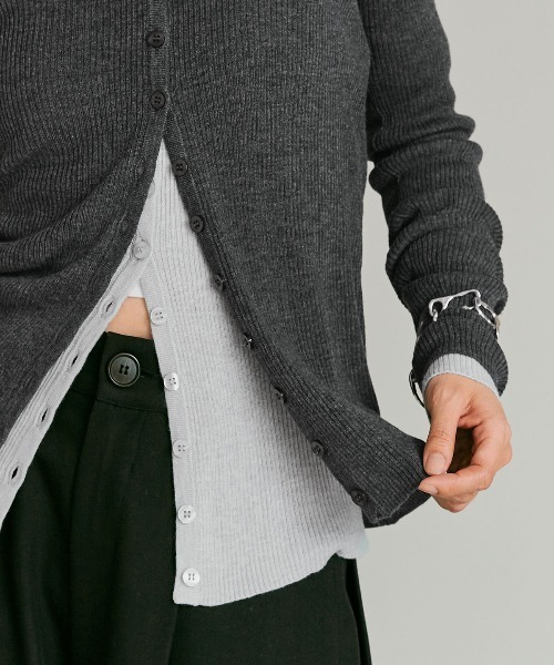W:Huku(フーク)の「【W:Huku / ウールミックス ライトニット】ロングスリーブ カーディガン / Wool Blend Lightweight Knit Cardigan(ニット/セーター・レディース・ブラック/チャコール/ライトグレー/ブラウン・FREE)」の17枚目の写真