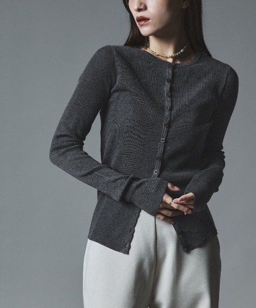 W:Huku(フーク)の「【W:Huku / ウールミックス ライトニット】ロングスリーブ カーディガン / Wool Blend Lightweight Knit Cardigan(ニット/セーター・レディース・ブラック/チャコール/ライトグレー/ブラウン・FREE)」の21枚目の写真
