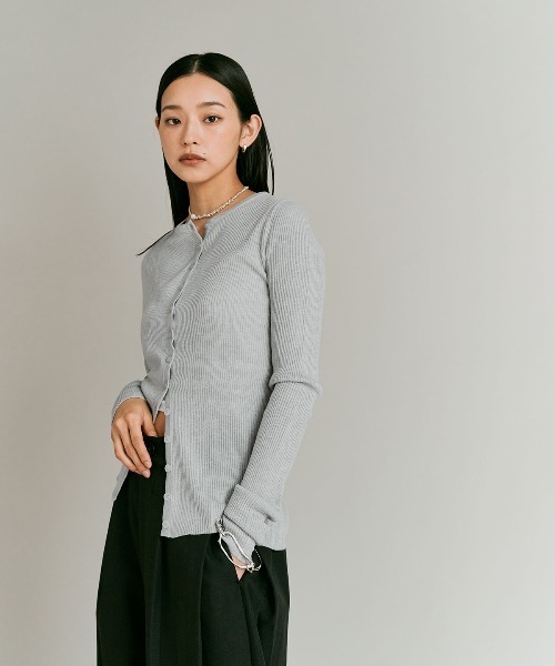 W:Huku(フーク)の「【W:Huku / ウールミックス ライトニット】ロングスリーブ カーディガン / Wool Blend Lightweight Knit Cardigan(ニット/セーター・レディース・ブラック/チャコール/ライトグレー/ブラウン・FREE)」の22枚目の写真