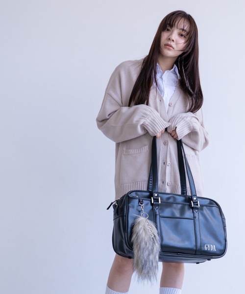 GYDA(ジェイダ)の「GYDA(ジェイダ)ファーチャーム付き合皮スクールボストン GY-B411 スクールバッグ(ボストンバッグ・レディース・ブラウン/ブラック・FREE)」の4枚目の写真