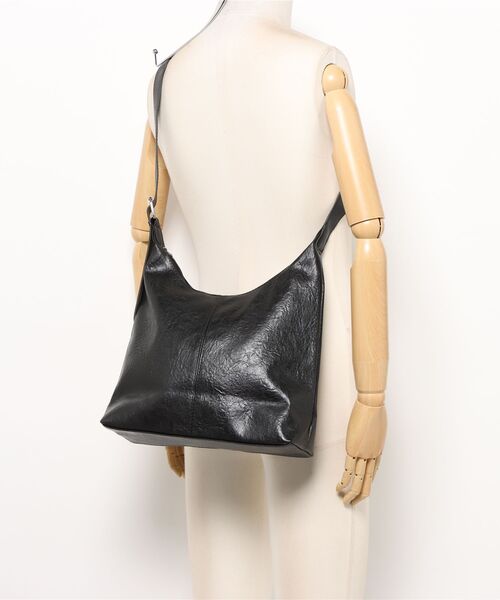 Burner(バーナー)の「【OKUOKU 0909】シンプル 大容量レザー バケツ型ショルダーバッグ oku-bag-15-13【RBTS】(ショルダーバッグ・レディース・ブラック・FREE)」の7枚目の写真