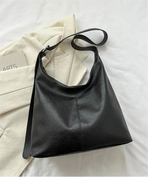 Burner(バーナー)の「【OKUOKU 0909】シンプル 大容量レザー バケツ型ショルダーバッグ oku-bag-15-13【RBTS】(ショルダーバッグ・レディース・ブラック・FREE)」の3枚目の写真