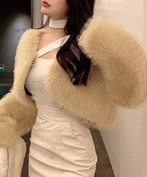 semuse（セミューズ）の「ショート丈フェイクファーコート（ノーカラーコート）」