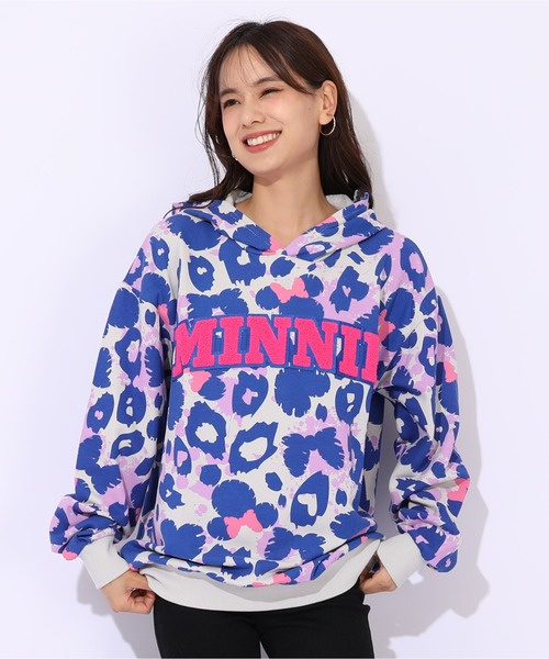 Disney(ディズニー)の「親子お揃い ディズニー アニマル総柄パーカー 1008A(パーカー・レディース・ブラック×レッド/その他9・S/M/L/XL)」の2枚目の写真