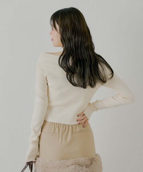 Chico（チコ）の「フロントボタンオフショルニット（ニット/セーター・レディース・ブラウン/ピンク/チャコールグレー/アイボリー・FREE）」の9枚目の写真