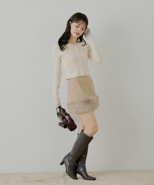 Chico（チコ）の「フロントボタンオフショルニット（ニット/セーター・レディース・ブラウン/ピンク/チャコールグレー/アイボリー・FREE）」の11枚目の写真