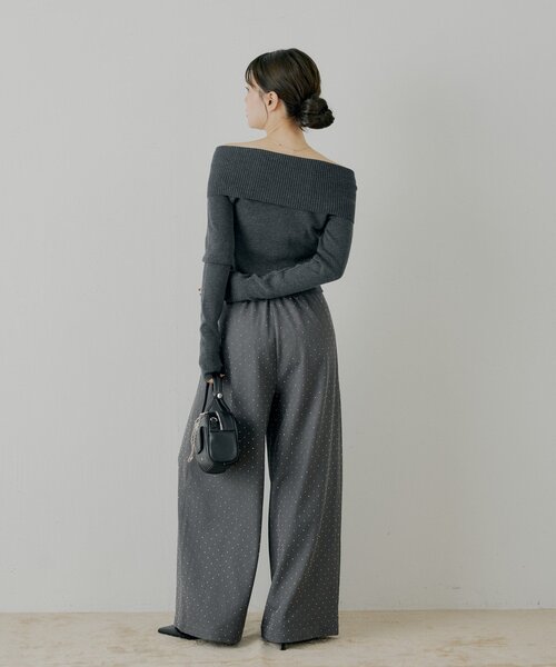 Chico（チコ）の「フロントボタンオフショルニット（ニット/セーター・レディース・ブラウン/ピンク/チャコールグレー/アイボリー・FREE）」の15枚目の写真