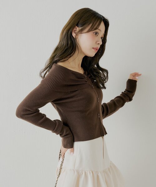Chico（チコ）の「フロントボタンオフショルニット（ニット/セーター・レディース・ブラウン/ピンク/チャコールグレー/アイボリー・FREE）」の20枚目の写真