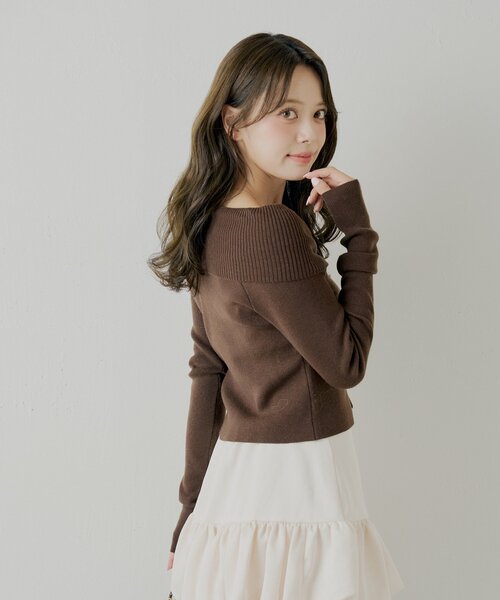 Chico（チコ）の「フロントボタンオフショルニット（ニット/セーター・レディース・ブラウン/ピンク/チャコールグレー/アイボリー・FREE）」の21枚目の写真