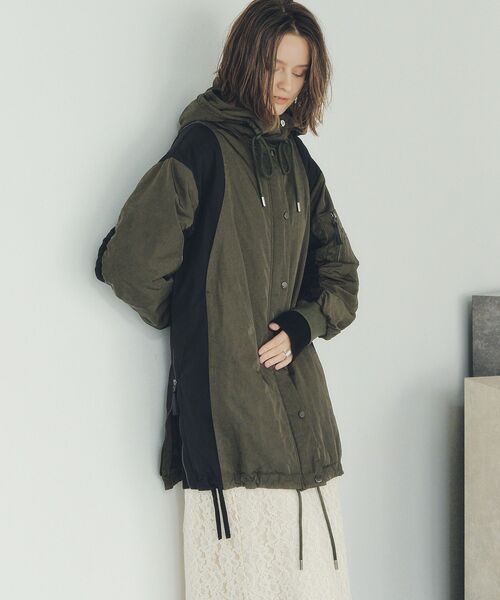 Editt by YECCA VECCA（エディットバイイェッカヴェッカ）の「パディングフーディーコート（ブルゾン・レディース・ブラック/カーキ・FREE）」の5枚目の写真