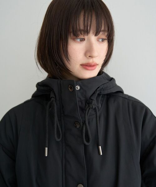 Editt by YECCA VECCA（エディットバイイェッカヴェッカ）の「パディングフーディーコート（ブルゾン・レディース・ブラック/カーキ・FREE）」の17枚目の写真