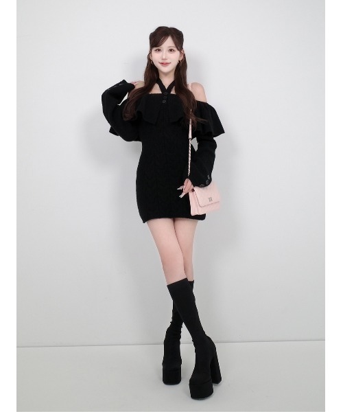 ホルターデザインオフショルニットミニワンピース（ワンピース