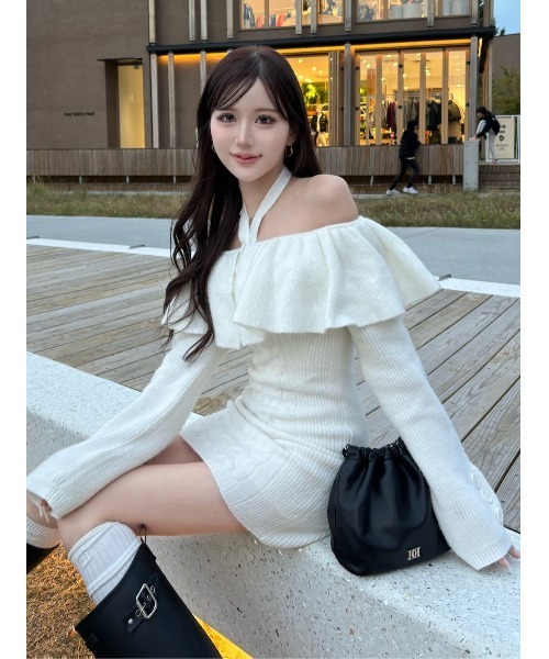 新作 Darich ダーリッチ ホルターデザインオフショルニットミニワンピース ホルターデザインオフショルニットミニワンピース（ワンピース