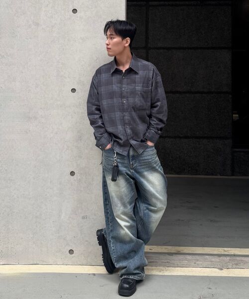 DNSR(ディーエヌエスアール)の「シグネチャーワイドデニムパンツブルー(デニムパンツ・メンズ・その他・LARGE/MEDIUM/SMALL/X-LARGE)」の17枚目の写真