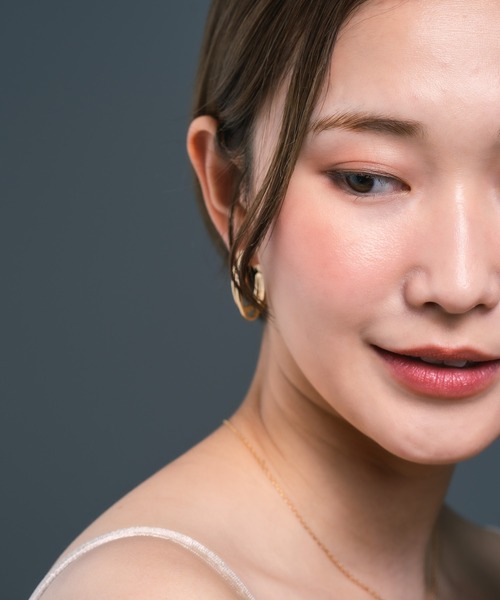 Os accessory(オズアクセサリー)の「Os -オズ- 【金属アレルギー対応】3ラインフープピアス(ピアス(両耳用)・レディース・シルバー/ゴールド・ONE SIZE)」の13枚目の写真
