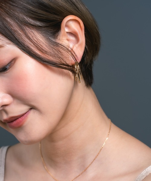 Os accessory(オズアクセサリー)の「Os -オズ- 【金属アレルギー対応】3ラインフープピアス(ピアス(両耳用)・レディース・シルバー/ゴールド・ONE SIZE)」の17枚目の写真
