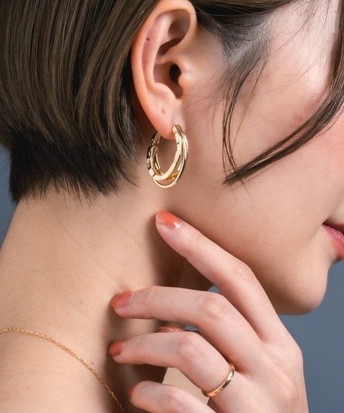 Os accessory(オズアクセサリー)の「Os -オズ- 【金属アレルギー対応】3ラインフープピアス(ピアス(両耳用)・レディース・シルバー/ゴールド・ONE SIZE)」の18枚目の写真