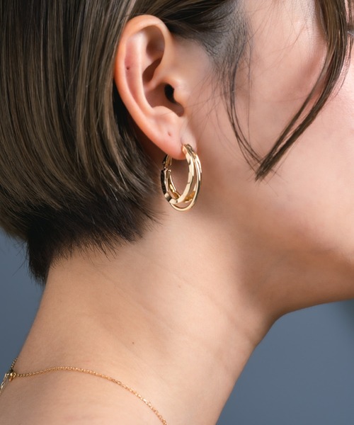 Os accessory(オズアクセサリー)の「Os -オズ- 【金属アレルギー対応】3ラインフープピアス(ピアス(両耳用)・レディース・シルバー/ゴールド・ONE SIZE)」の22枚目の写真