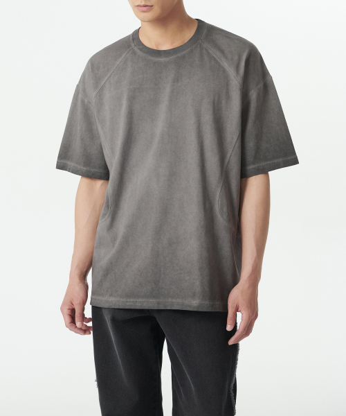 MUSINSA STANDARD（ムシンサスタンダード）の「ルナ ダイング ストラクチャード オーバーサイズ クルーネック Tシャツ [チャコールグレー]（Tシャツ/カットソー・メンズ・その他・XX-LARGE/XXX-LARGE/LARGE/MEDIUM/SMALL/X-LARGE）」の2枚目の写真
