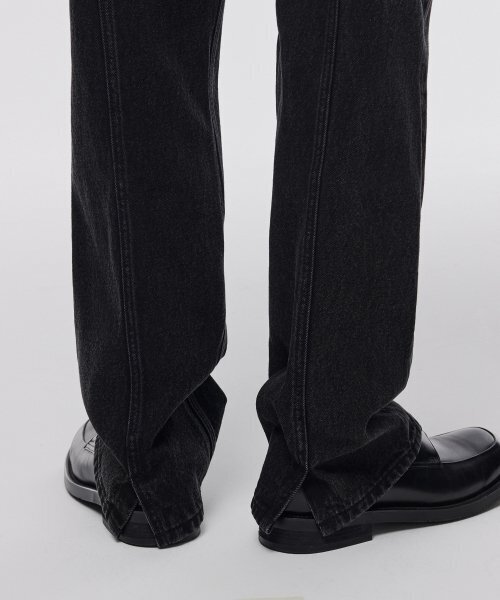 MUSINSA STANDARD（ムシンサスタンダード）の「ストレートパネルバックスリットデニムパンツ[ウォッシュドブラック]（デニムパンツ・メンズ・その他・36/26/27/28/29/30/31/32/33/34）」の6枚目の写真
