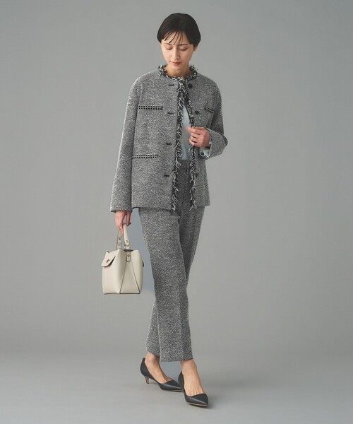 UNITED ARROWS（ユナイテッドアローズ）の「2トーン ツイードライク ノーカラー ジャケット（ノーカラージャケット・レディース・ブラック/ネイビー・40/38/36）」の4枚目の写真