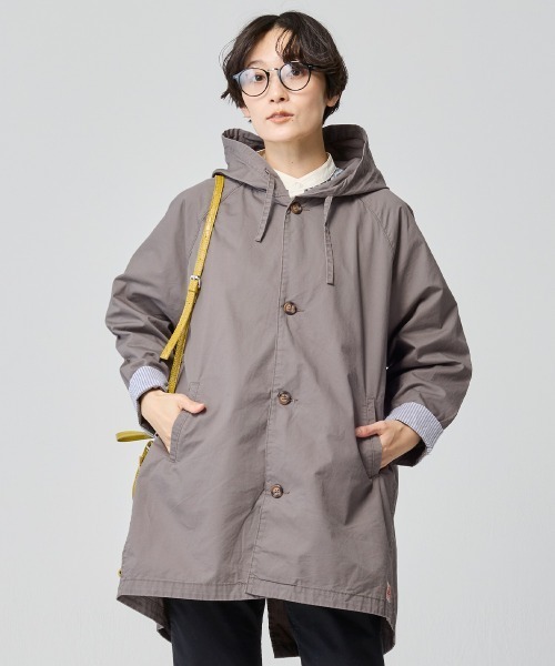 KRIFF MAYER Lady's Collection(クリフメイヤーレディースコレクション)の「ミディアム丈フードトレンチコート(トレンチコート・レディース・ベージュ/ダークグレー/ブルーグリーン/ナチュラル・LARGE/MEDIUM)」の2枚目の写真