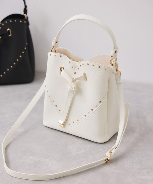 VIS（ビス）の「ラインストーン＆スタッズハートカットバッグ（ショルダーバッグ・レディース・レッド/オフホワイト/ブラック・FREE）」の10枚目の写真