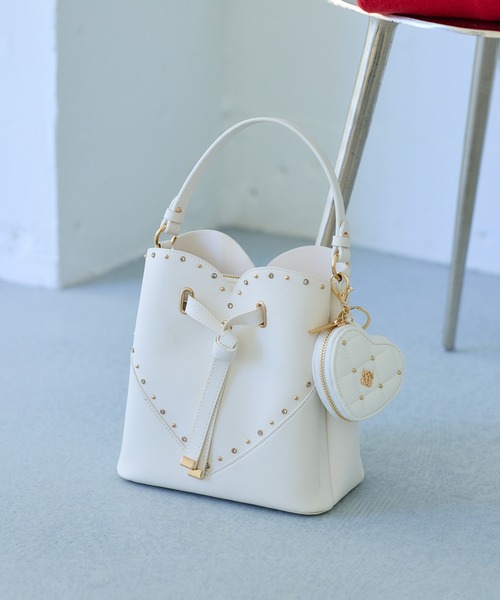 VIS（ビス）の「ラインストーン＆スタッズハートカットバッグ（ショルダーバッグ・レディース・レッド/オフホワイト/ブラック・FREE）」の8枚目の写真