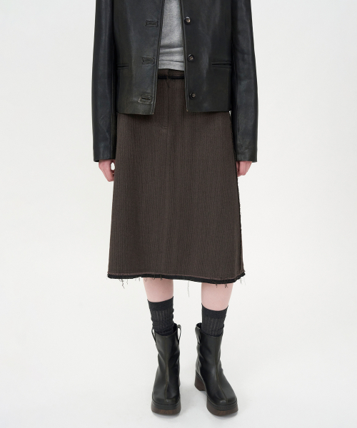 INSILENCE WOMEN(インサイレンスウーマン)の「ロー ディテール ウール スカート BROWN(スカート・レディース・その他・SMALL/MEDIUM/LARGE)」の1枚目の写真