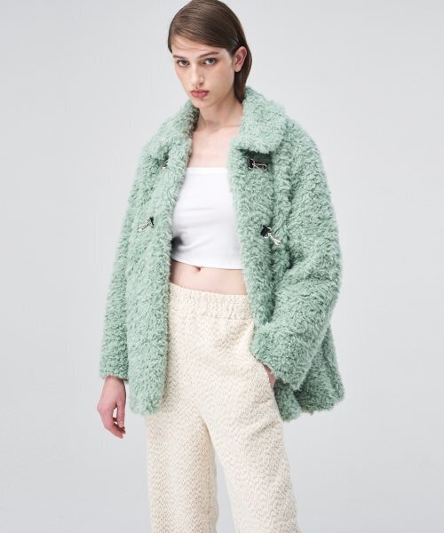 ETMON（エトモン）の「Buckle Fur Half Coat  Mint（ムートンコート・レディース・その他・FREE）」の3枚目の写真