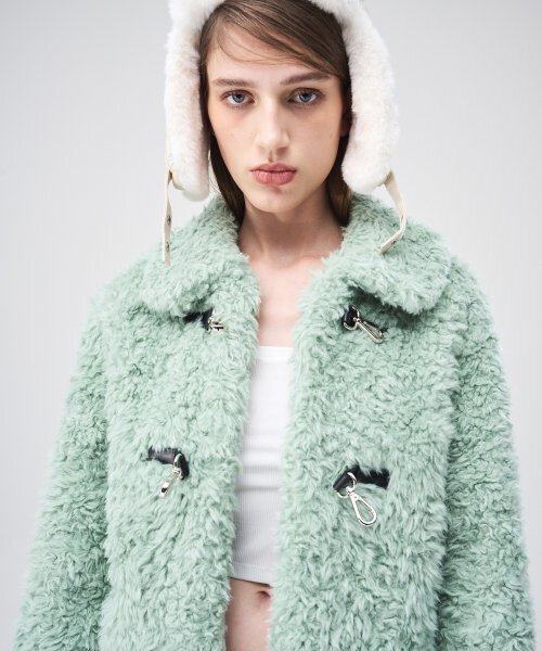 ETMON（エトモン）の「Buckle Fur Half Coat  Mint（ムートンコート・レディース・その他・FREE）」の4枚目の写真