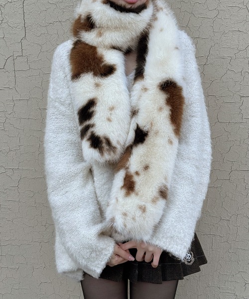 by muni:r（バイ ムニール）の「アニマル柄ファーマフラー（マフラー・レディース・ベージュ・FREE）」の3枚目の写真