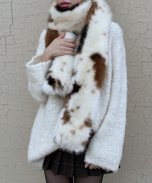 by muni:r（バイ ムニール）の「アニマル柄ファーマフラー（マフラー・レディース・ベージュ・FREE）」の4枚目の写真