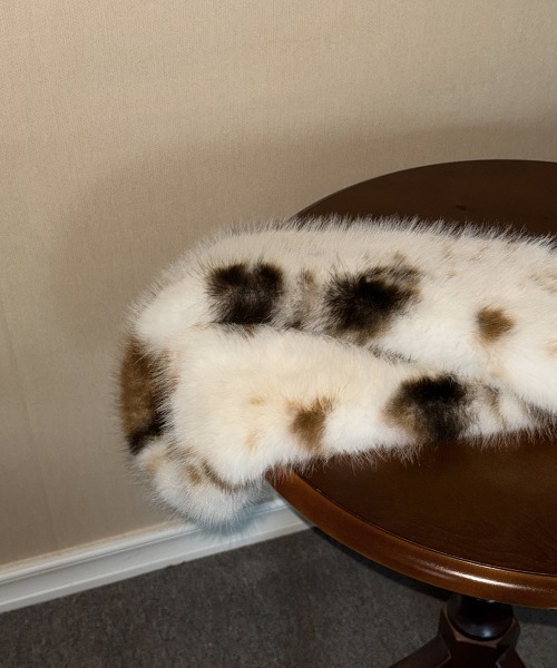 by muni:r（バイ ムニール）の「アニマル柄ファーマフラー（マフラー・レディース・ベージュ・FREE）」の9枚目の写真