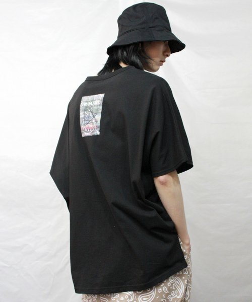 DEMARC(ドゥマーク)の「ドルマンスリーブボックスフィットサイドスリットTシャツブラック(Tシャツ/カットソー・メンズ・その他・MEDIUM/LARGE)」の6枚目の写真