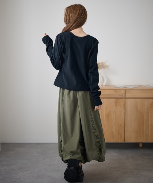 DAYRA(デイラ)の「ソリッドカラー ヘンリーネック 長袖 ボタン トップス(Tシャツ/カットソー・レディース・ブラック/グレー・FREE/S)」の18枚目の写真